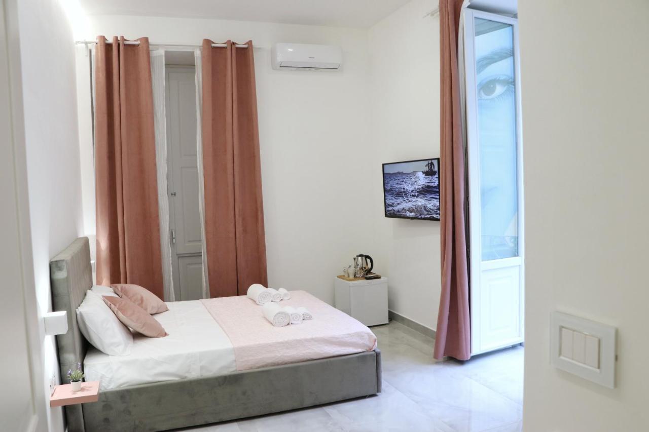 Barbaro Suite & Apartment Napoli Esterno foto